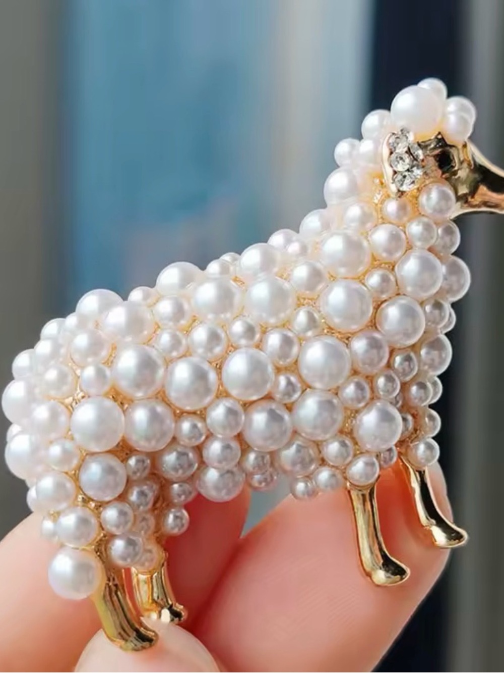 White Pearl accent Sheep Brooch - Gold & Cream/white tones - Picture 10 of 13